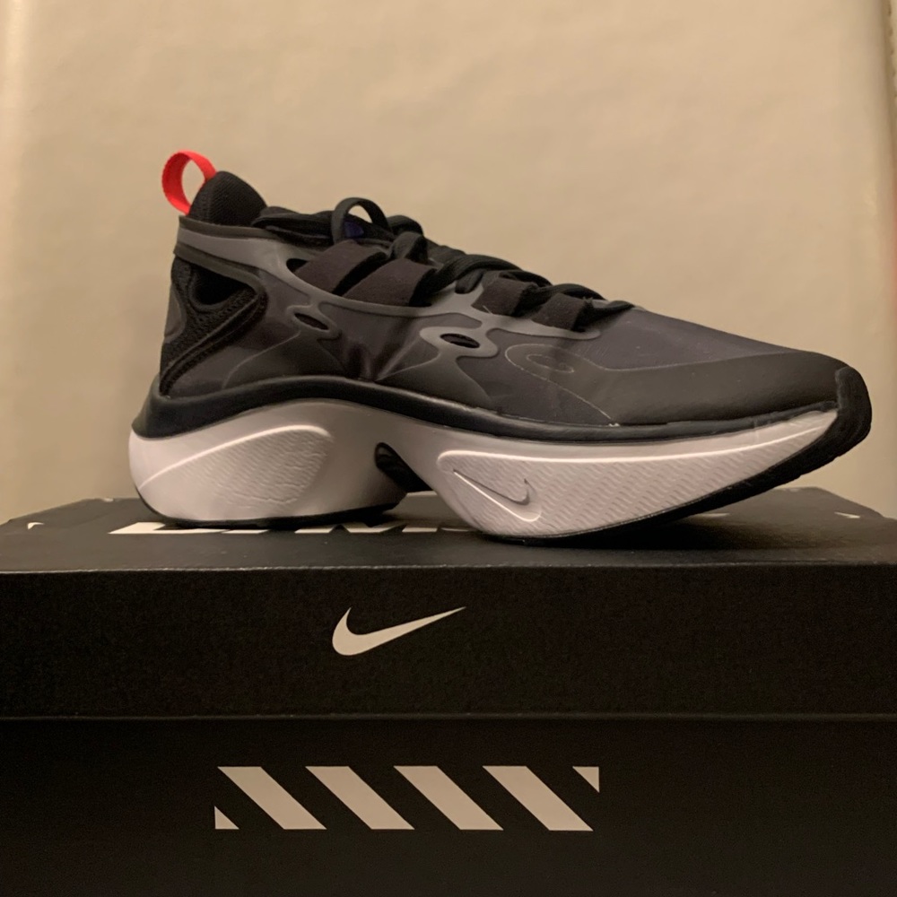 New in box Nike Signal D/MS/X sneakers shoes size 8 Men